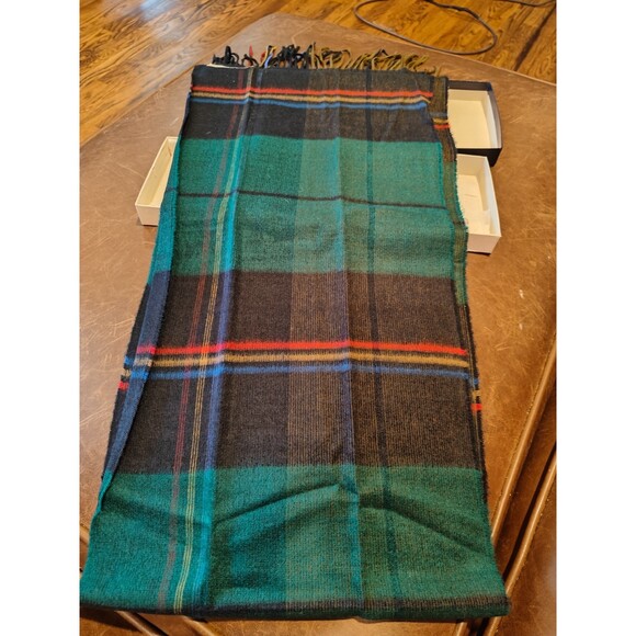 Garfinckel's Scarf - Picture 2 of 5